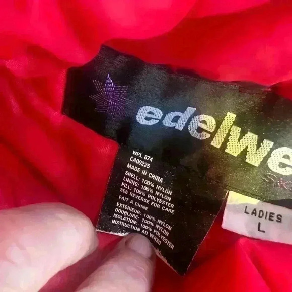 Edelweiss Vintage winter coat. Mid-weight. Large. Black and Red. Floral trim. - Picture 10 of 15
